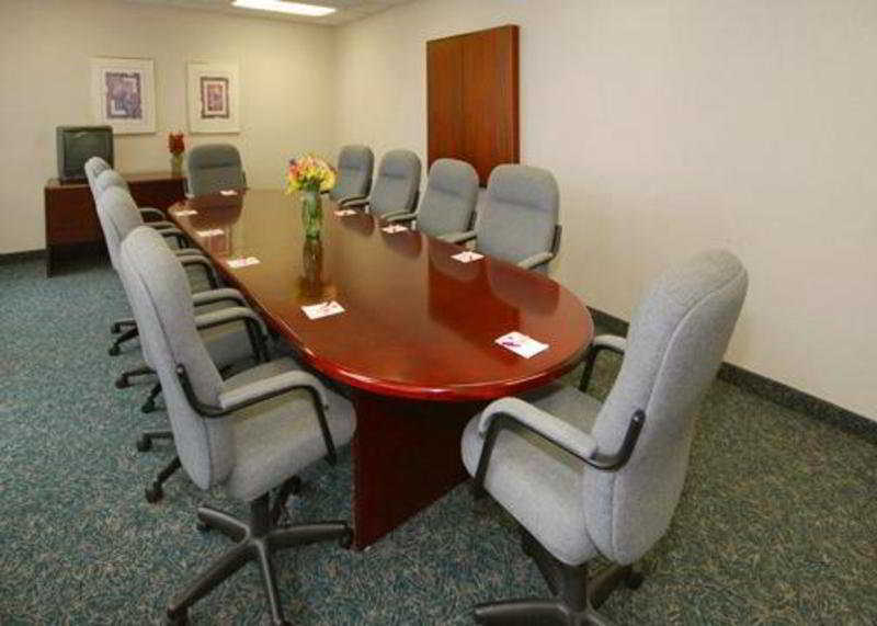 Comfort Suites Airport Columbus Facilidades foto
